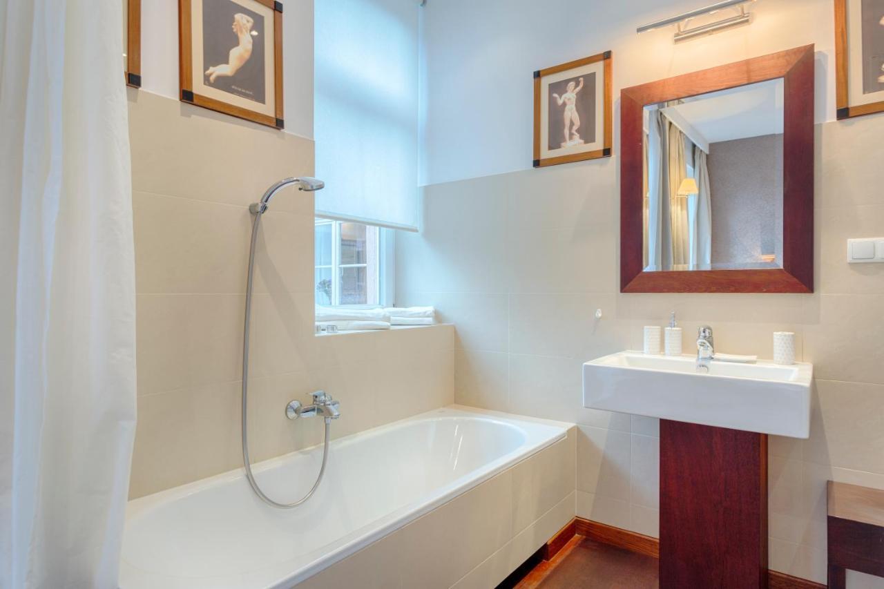Tyzenhauz Apartments Krowoderska Street Krakow Ngoại thất bức ảnh