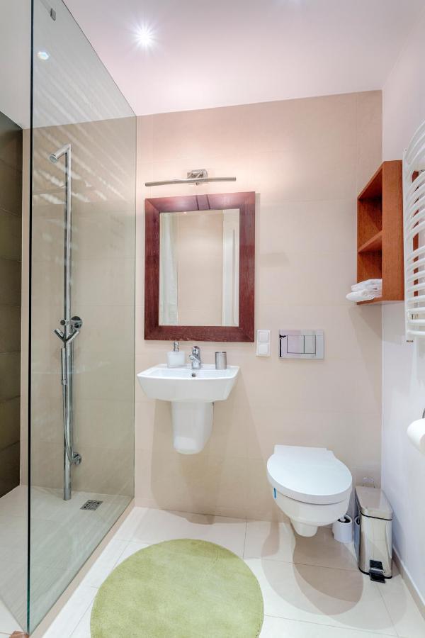 Tyzenhauz Apartments Krowoderska Street Krakow Ngoại thất bức ảnh