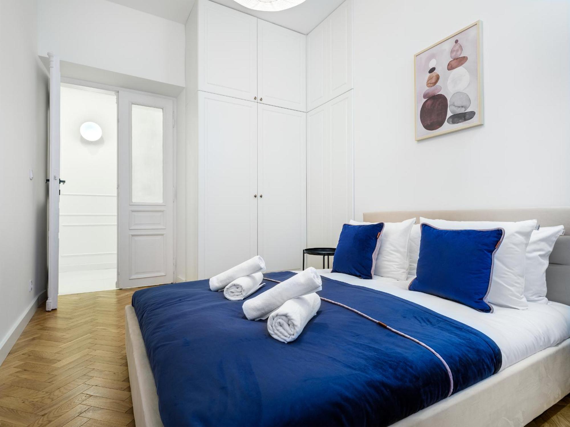 Tyzenhauz Apartments Krowoderska Street Krakow Ngoại thất bức ảnh