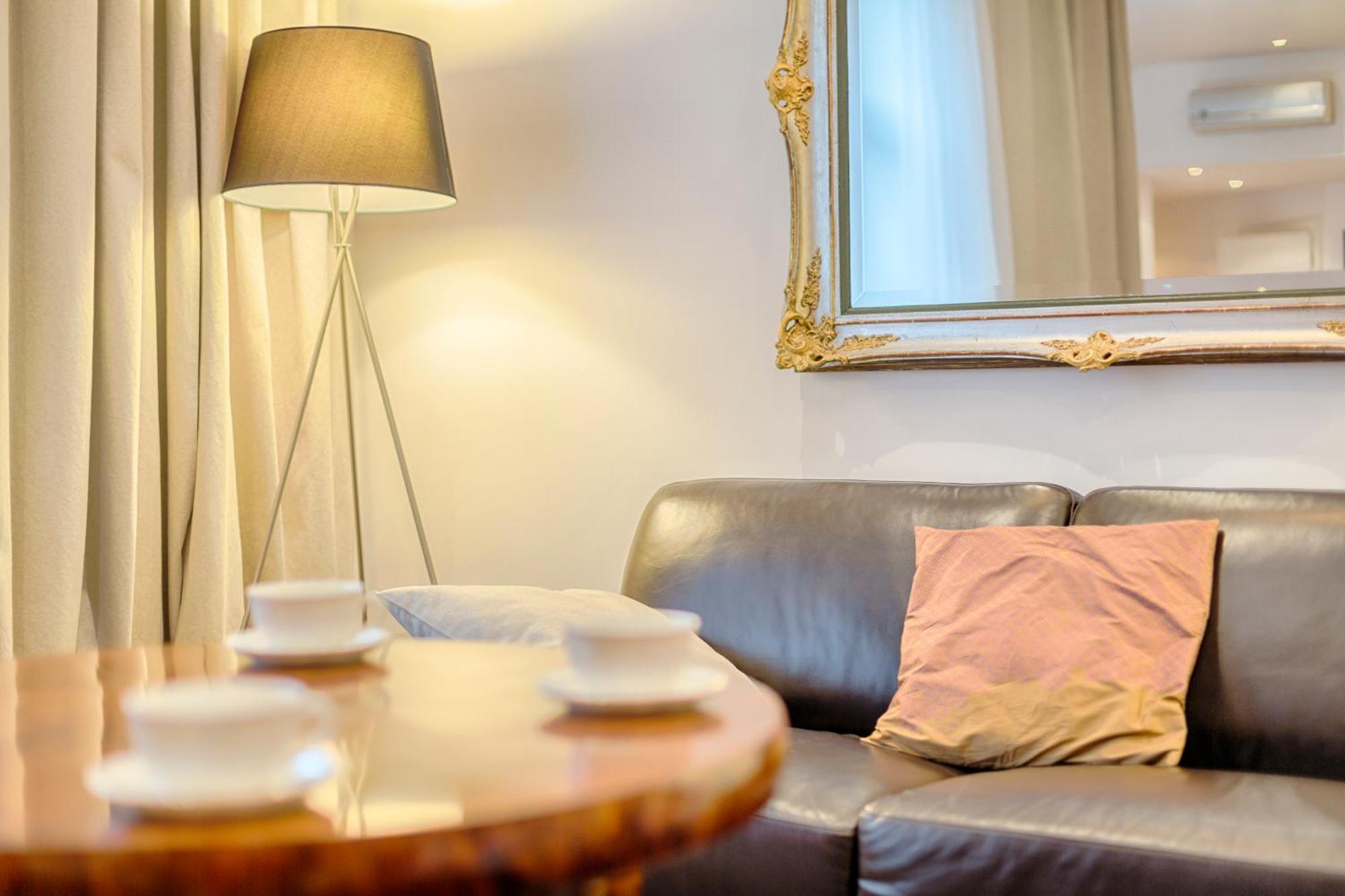 Tyzenhauz Apartments Krowoderska Street Krakow Ngoại thất bức ảnh