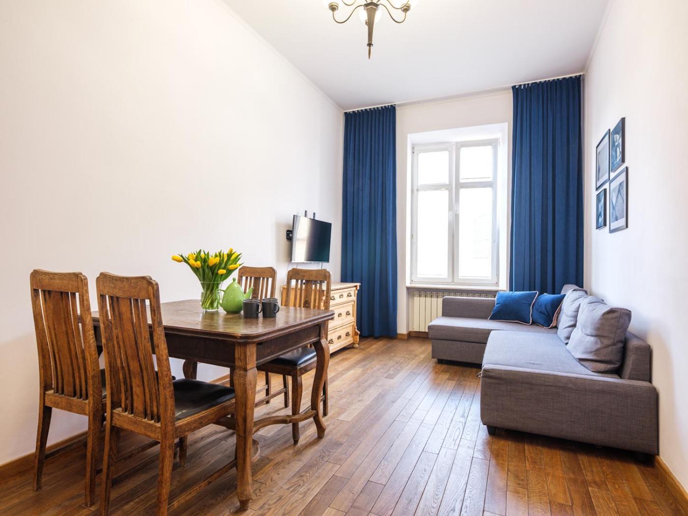 Tyzenhauz Apartments Krowoderska Street Krakow Ngoại thất bức ảnh
